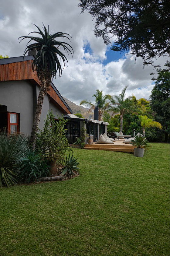 Country Manor