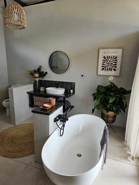 Joubert cabin pod bathroom with a view