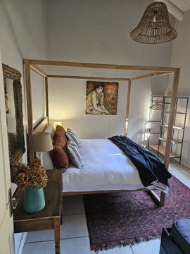 Coetzer house king bed and stack beds for kids Coetzer house king bed and stack beds for kids