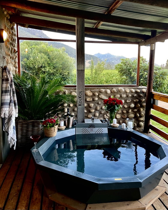 Wood fire hot tub at Benjamin cottage