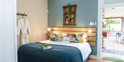 Room 5 - Standard King Room