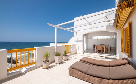 36 Perissa Apartment 