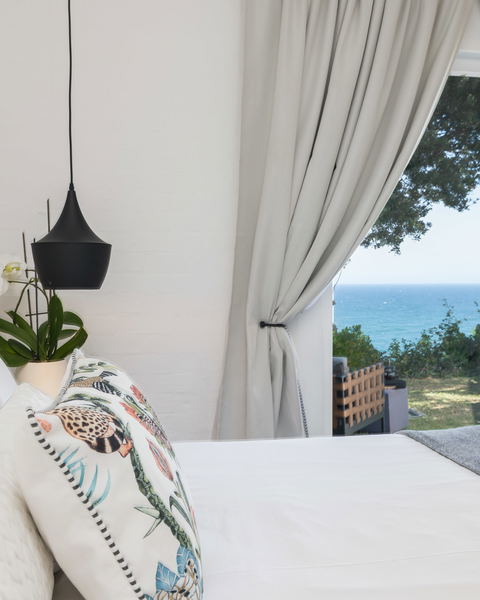 25 Thira main bedroom