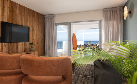 37 Perissa Apartment