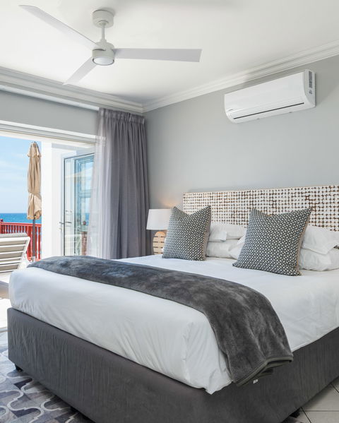 6 Skiathos main bedroom