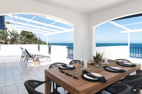 37 Perissa outdoor dining area