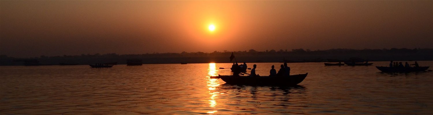 Boat trip on the Ganges at sunrise, Varanasi, Inida