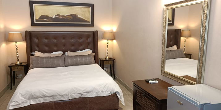 Honeymoon Suite
