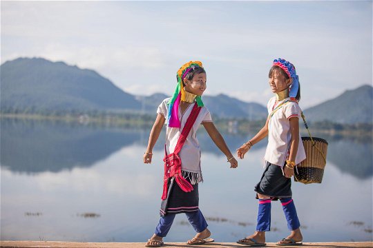 Longneck Ladies Myanmar - Wazo Travels