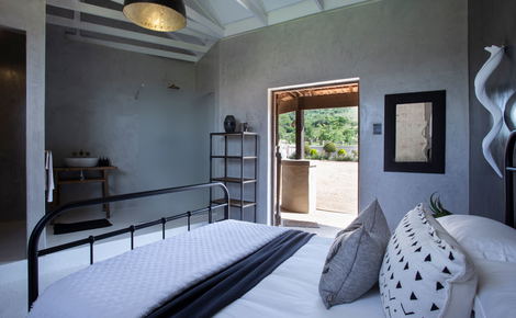 Deluxe Stable Rooms