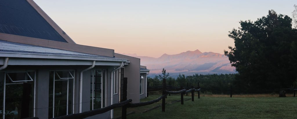 Drakensberg Mountain Retreat perched up high in the mountains and offering specular views overlooking the Ukhahlamba UNESCO World Heritage Site. Enjoy hiking, a peaceful escape and inspirational mountain views