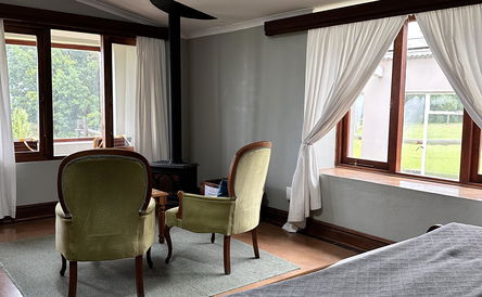 Room 6 Superior Downstairs Queen