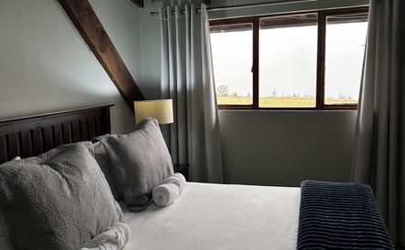 Room 2 Standard Upstairs Queen