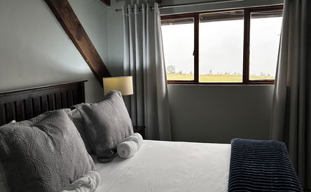 Room 2 Standard Upstairs Queen