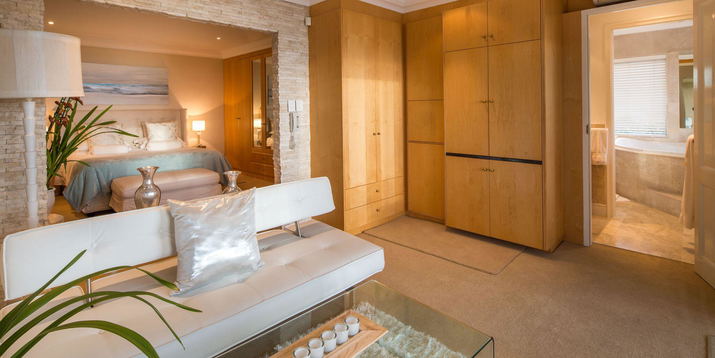 The Twelve Apostles Bedroom