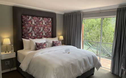 Room 2: Classic Mountain View