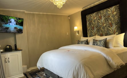 Room 6: Deluxe Mountain View (Ground Floor)