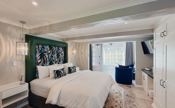 Room 7: Premium Deluxe Courtyard (Ground Floor)