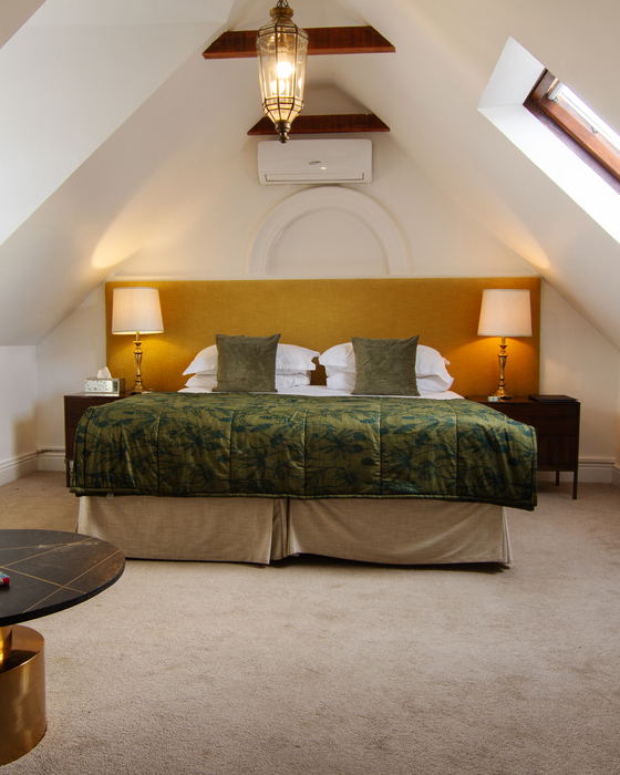 Loft King/Twin Room 6