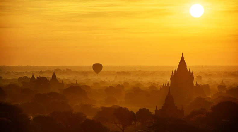 Sunrise in Bagan Sunrise in Bagan