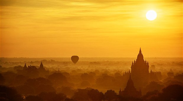 Sunrise in Bagan Sunrise in Bagan