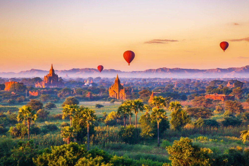 Sunrise at Bagan
