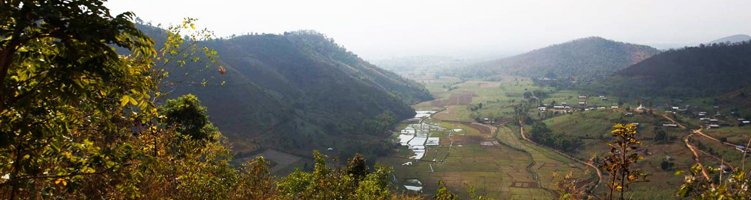 Hiking to PaO village