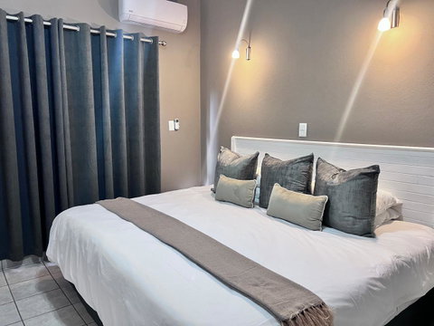 Room 7 -King Room