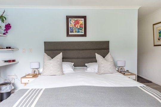 King size bed