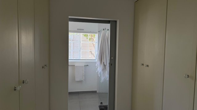 Dressing room & ensuite bathroom
