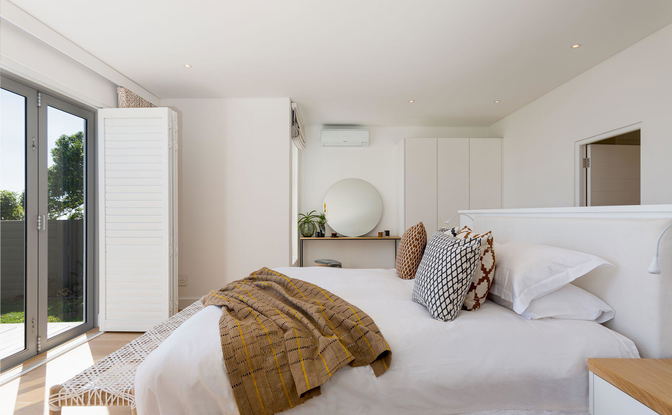 Slangkop – A Convenient Room Close to the Heart of the Villa