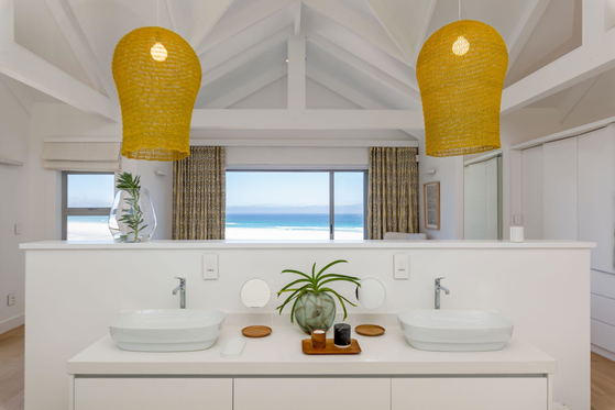 Cape Beach Villa bathroom