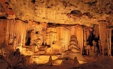 Cango Caves in Oudtshoorn