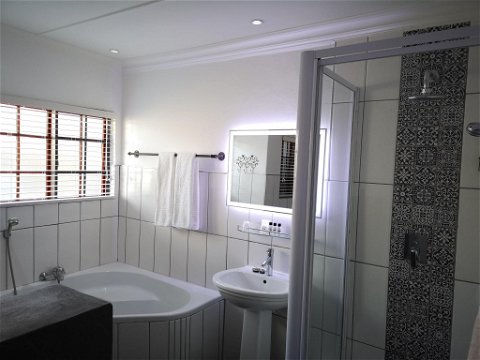 Room 3 - In Bloem Self-Catering