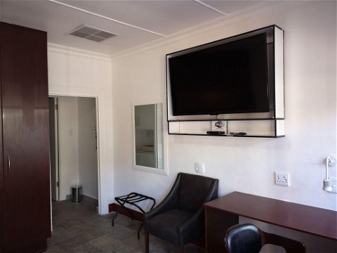 Room 4 - In Bloem Self-Catering