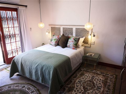 Room 4 - In Bloem Self-Catering