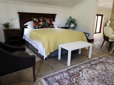 Room 6 - In Bloem Self-Catering