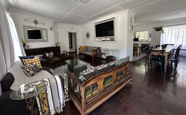 Inbloem House big group selfcatering 5 en-suite bedrooms Inbloem House big group selfcatering 5 en-suite bedrooms