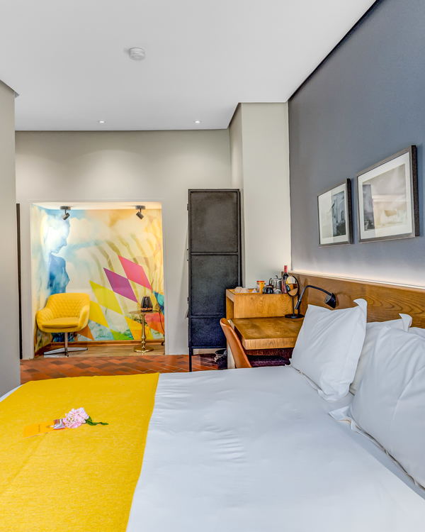 Rooms & Suites