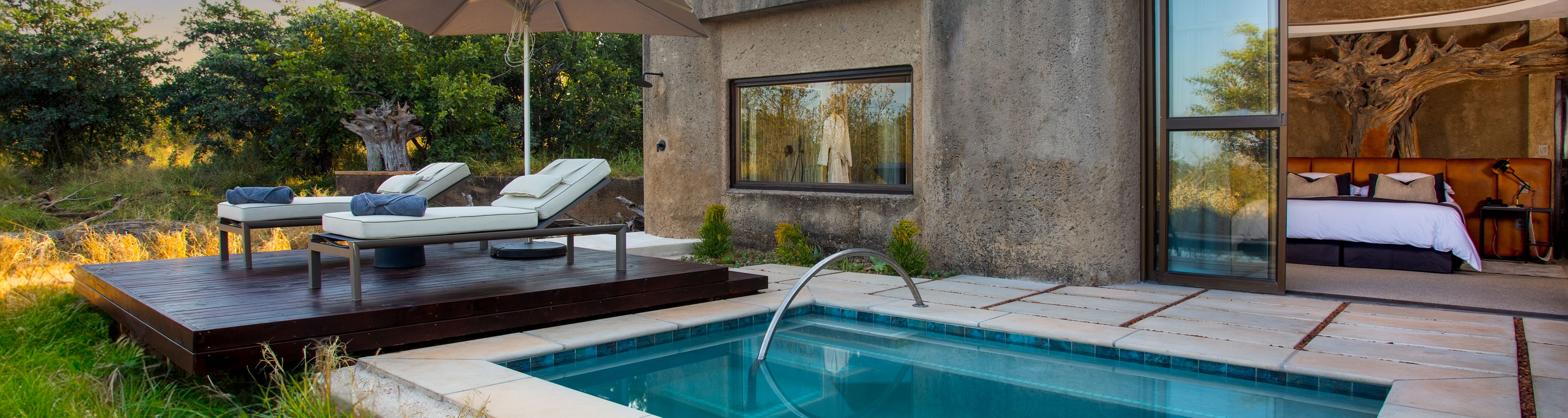 pool area at amber villa earth lodge sabi sabi