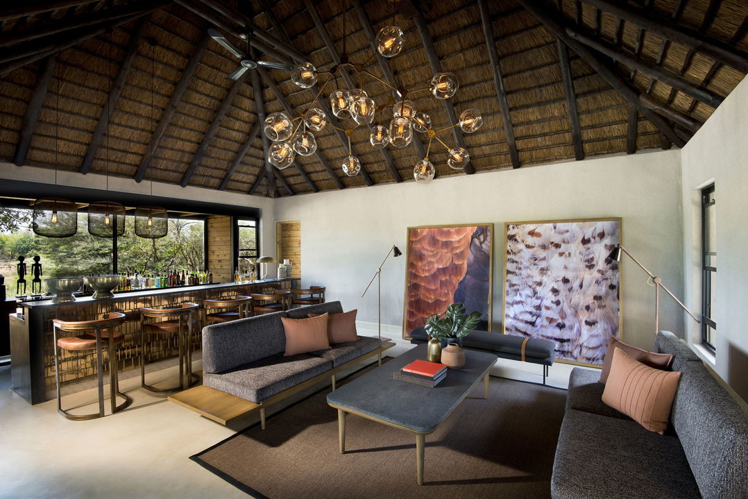 bar area and lounge of Ivory lodge Lion sands