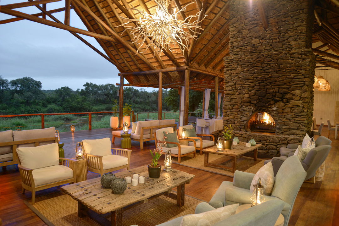 guest lounge area of main lodge at Narina lodge lion sands