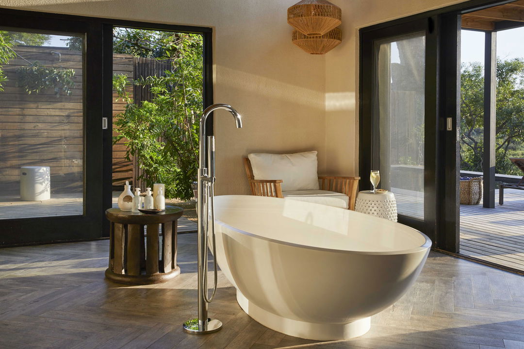 Lion Sands river lodge suite bathroom view