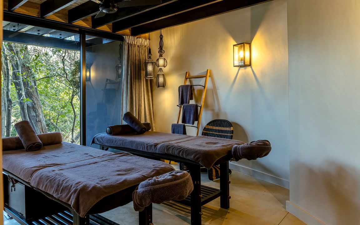 spa beds of spa facility at Tinga lodge Lion sands