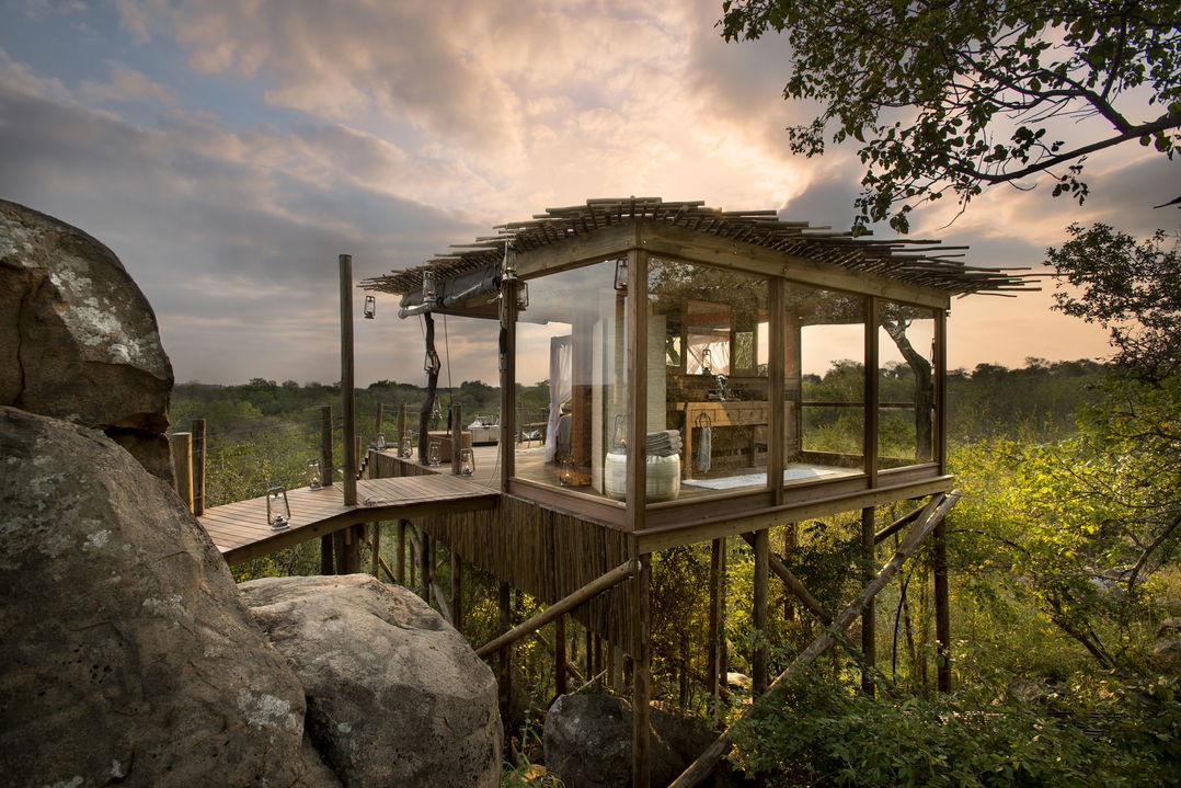 Kingston treehouse with draw bridge at Lion Sands Game Reserve
