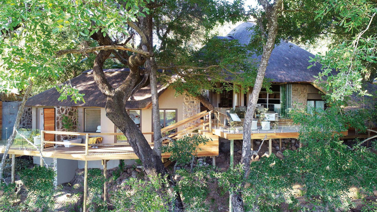 exterior view of healing house spa Londolozi