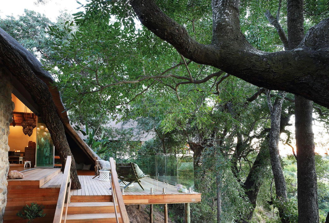 side view from deck of healing house spa Londolozi