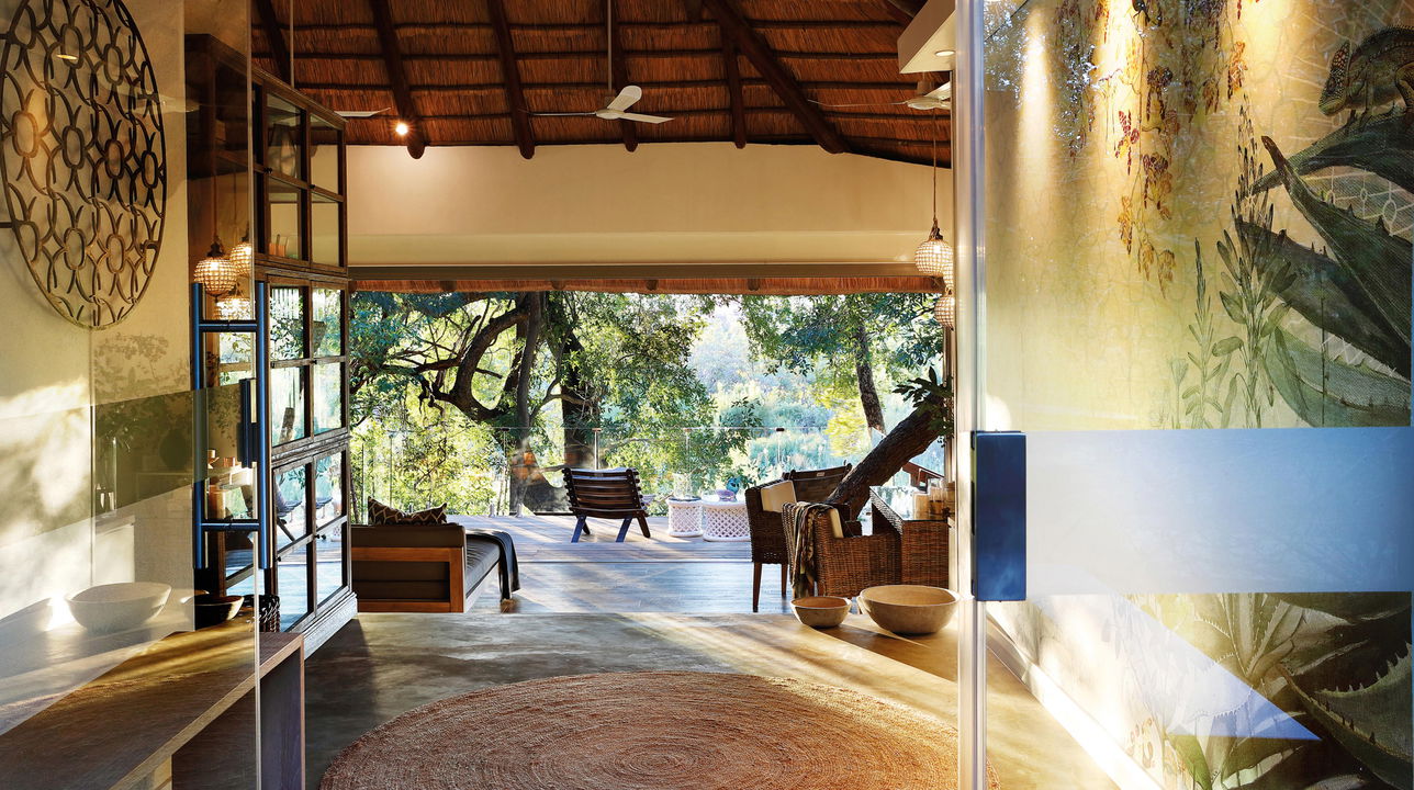 entrance and foyer of healing house spa at Londolozi