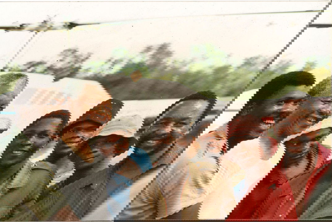 Mandela arriving by chopper at the Londolozi game reserve