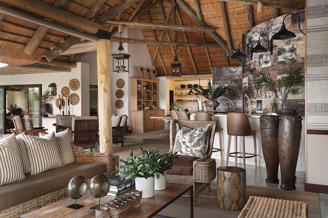 main guest area and lounge of pioneer camo Londolozi